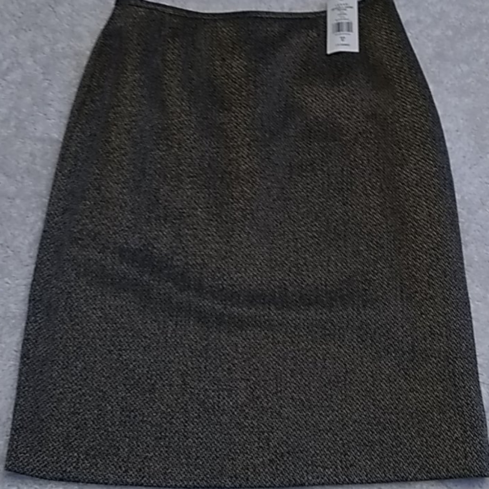 Tahari skirt and Blazer - Picture 10 of 16